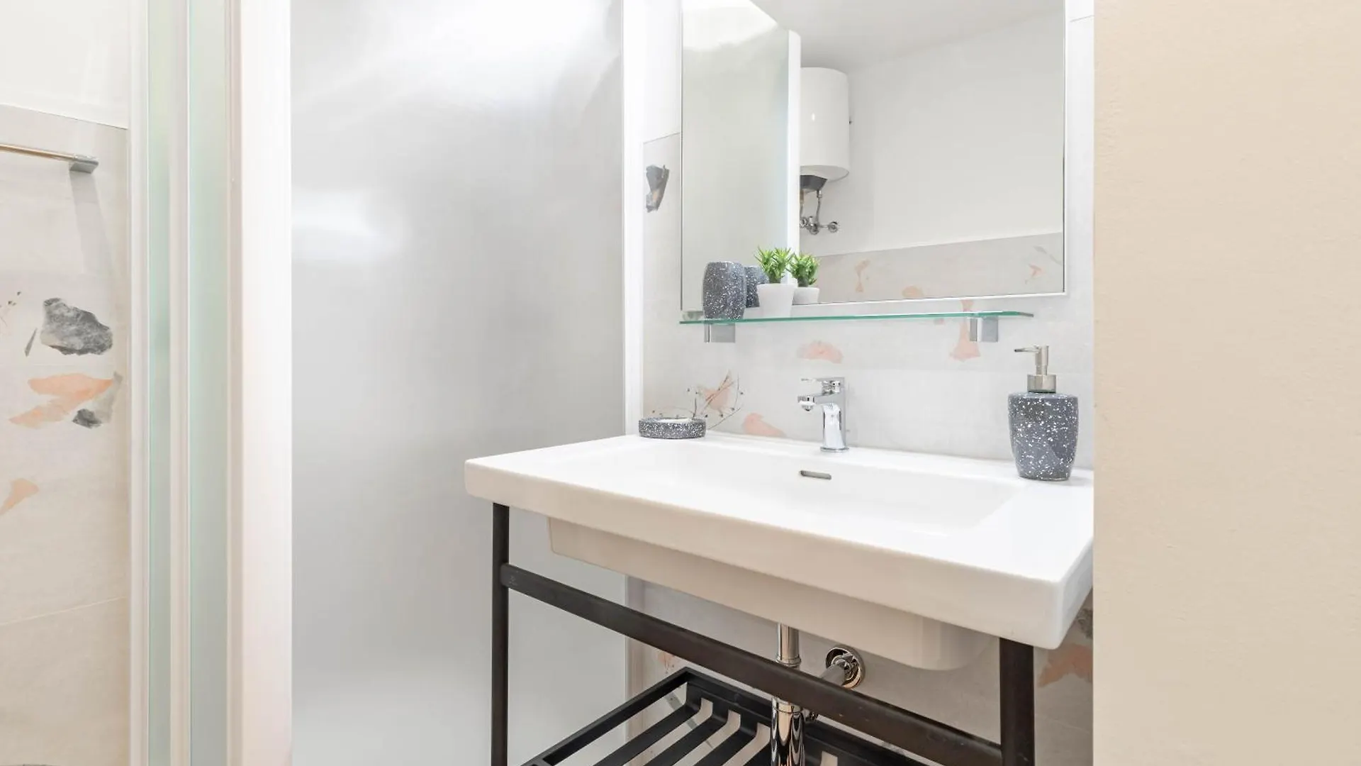 H11 Nido Del Gabbiano Centro - Sanremo Apartment